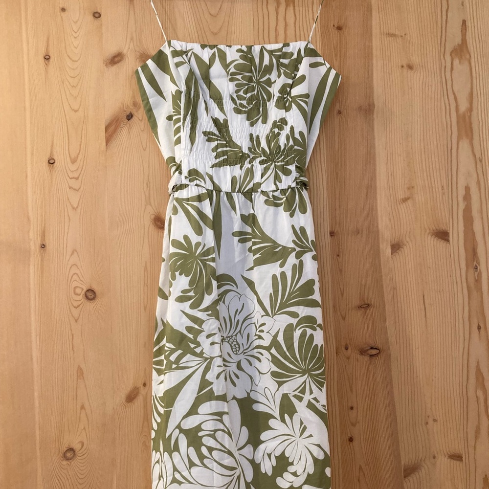 A fresh white and green tropical/floral silk/cotton soft flowy dress